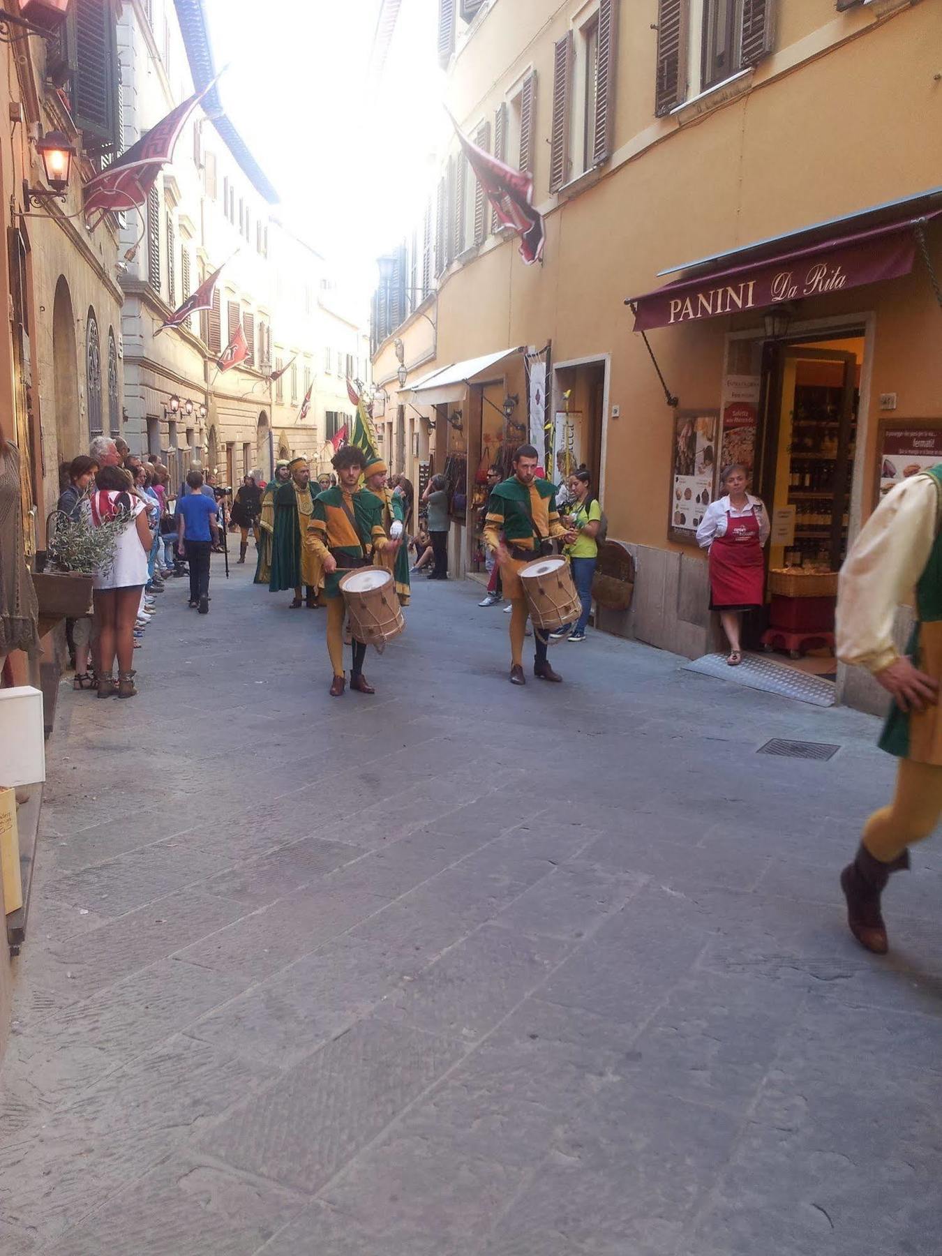 ホテル ヴィコーロ デッロステ Montepulciano Stazione エクステリア 写真